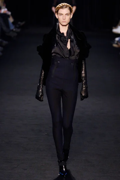 Look 19